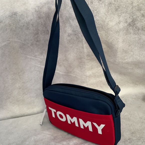 ⭐️SALE🎄Tommy Hilfiger Crossbody - Picture 8 of 9